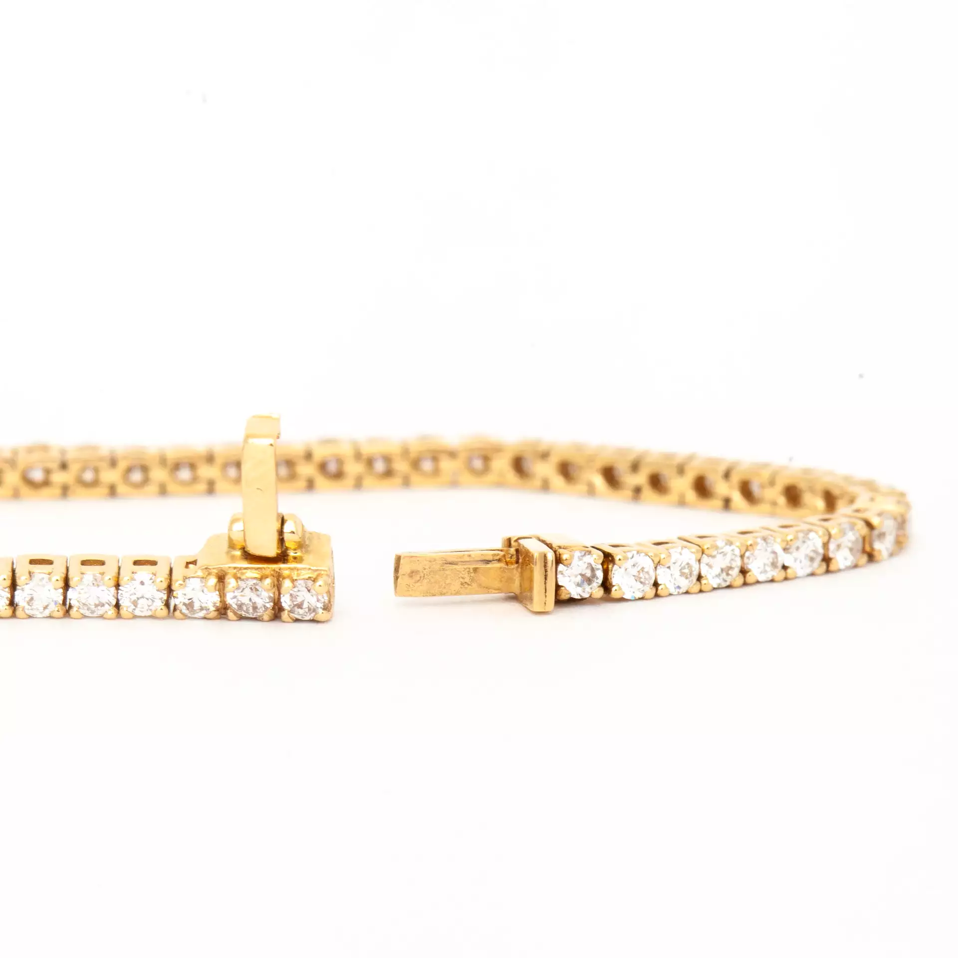 2.15 tcw Diamond Tennis Bracelet