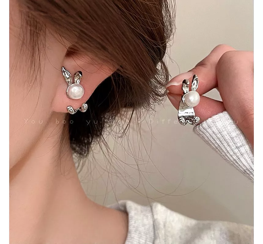 Faux Pearl Rabbit Stud Earring MK18601