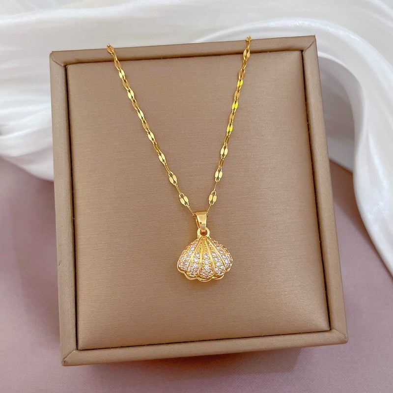 Korean style diamond-encrusted fashionable shell pearl necklace