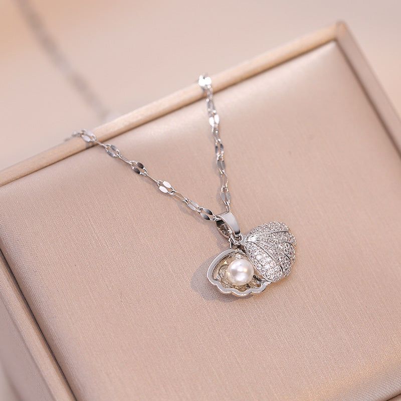 Korean style diamond-encrusted fashionable shell pearl necklace