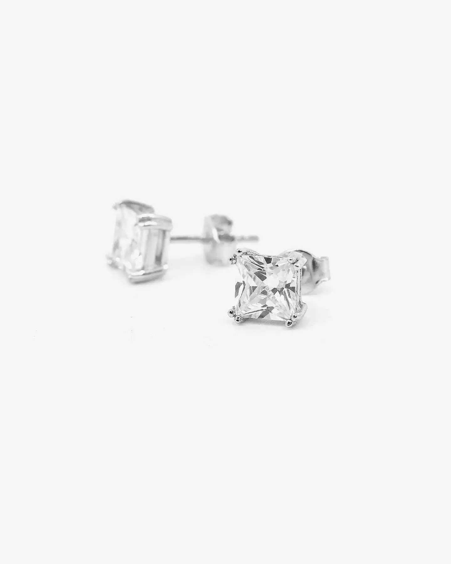 Saint Morta Square Cut Earrings White Gold