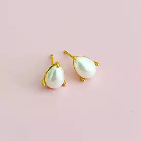 So Classy Teardrop Pearl Stud Earrings