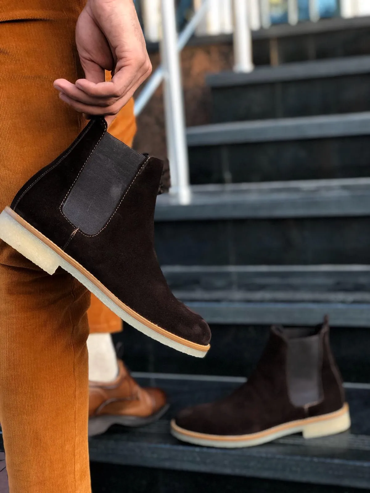 Suade Leather Classic Chelsea boots Brown