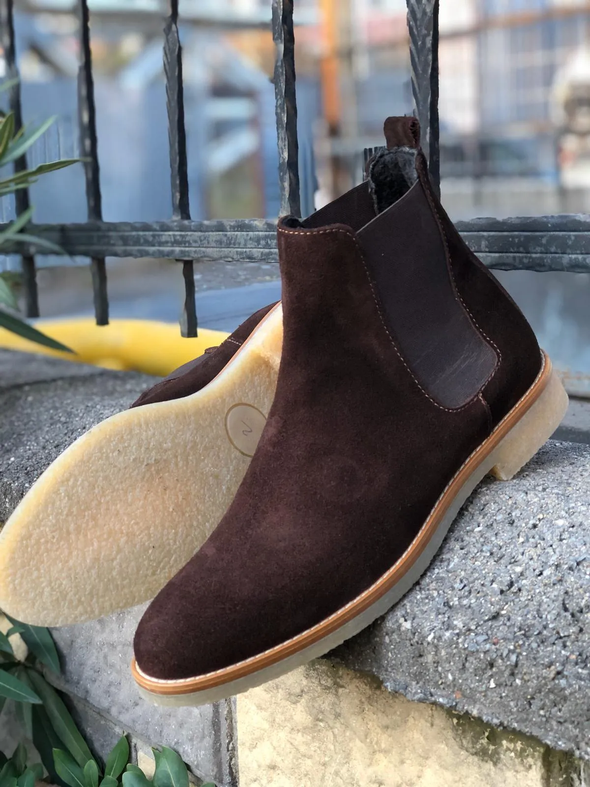 Suade Leather Classic Chelsea boots Brown